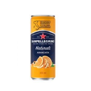 Verre de San Pellegrino Aranciata, boisson italienne p&eacute;tillante &agrave; l'orange