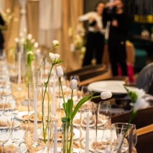 Service traiteur italien à Laval avec plats raffinés et présentation élégante pour événements